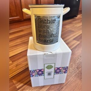 Scentsy Grateful Hearts Wax Warmer with Purple and Pink Floral Design